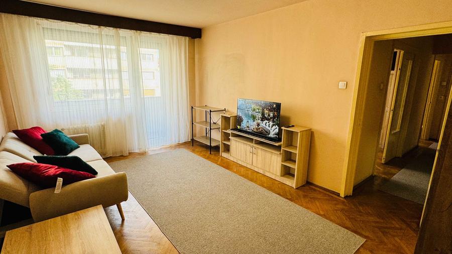 Apartament cu 3 camere decomandat, mobilat în Ultracentral