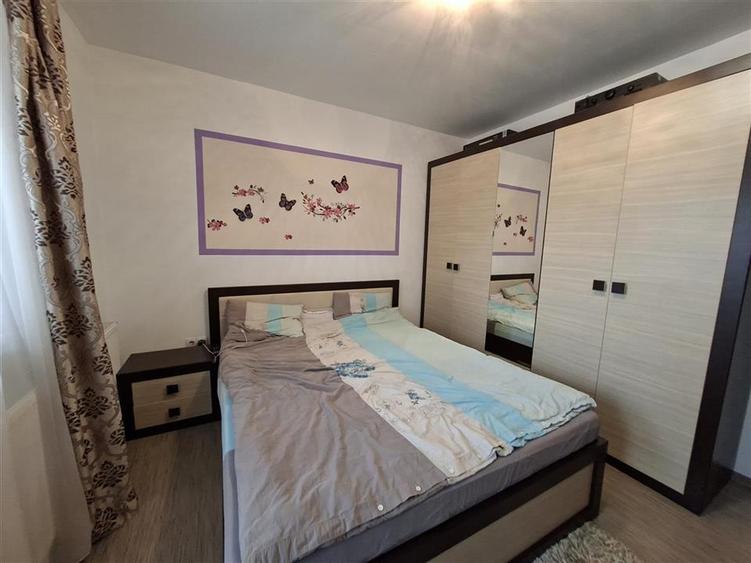 Apartament cu 3 camere decomandat, mobilat în Exterior Est
