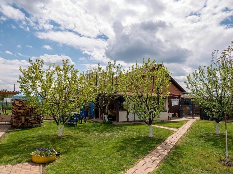 Casă cu 5 camere cu Teren 1450 Mp în Central
