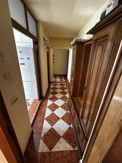 Apartament cu 3 camere nedecomandat în Central