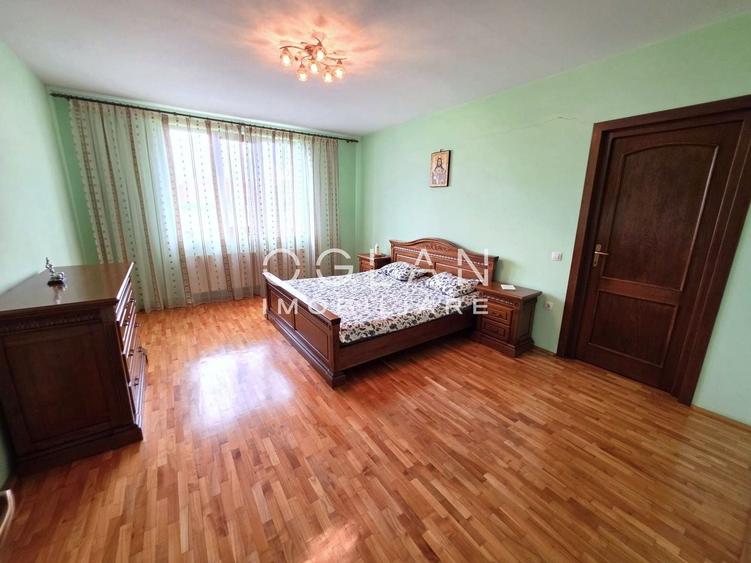 Casă individuală cu 5 camere cu Canalizare în Șelimbăr