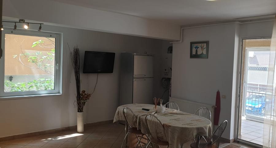 EXCLUSIVITATE - Apartament cu 3 camere în zona Vega Butoaie, cu vedere la lac - 3