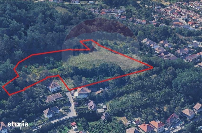 Teren de 15320 mp, în Central