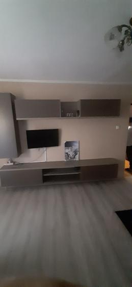 Apartament cu 3 camere decomandat în Ghindeni