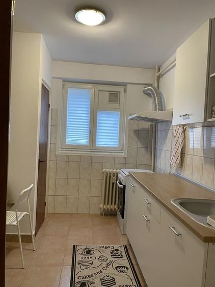 Apartament cu 3 camere decomandat în Muncii