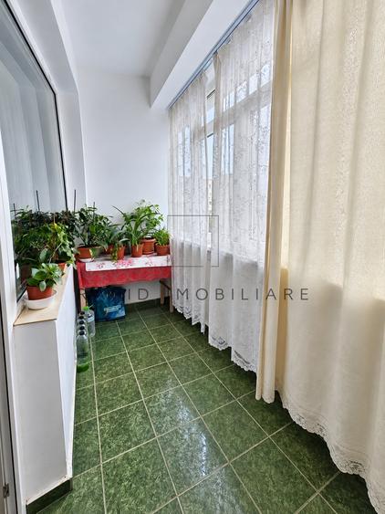 Apartament cu 3 camere în Micro 20
