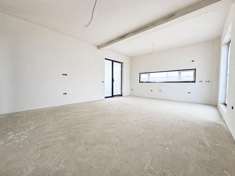 Apartament cu 3 camere semidecomandat în Moșnița Nouă