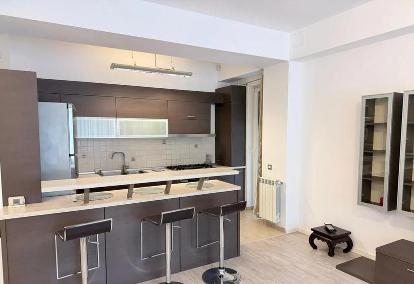 Apartament cu 3 camere decomandat în Iancu Nicolae