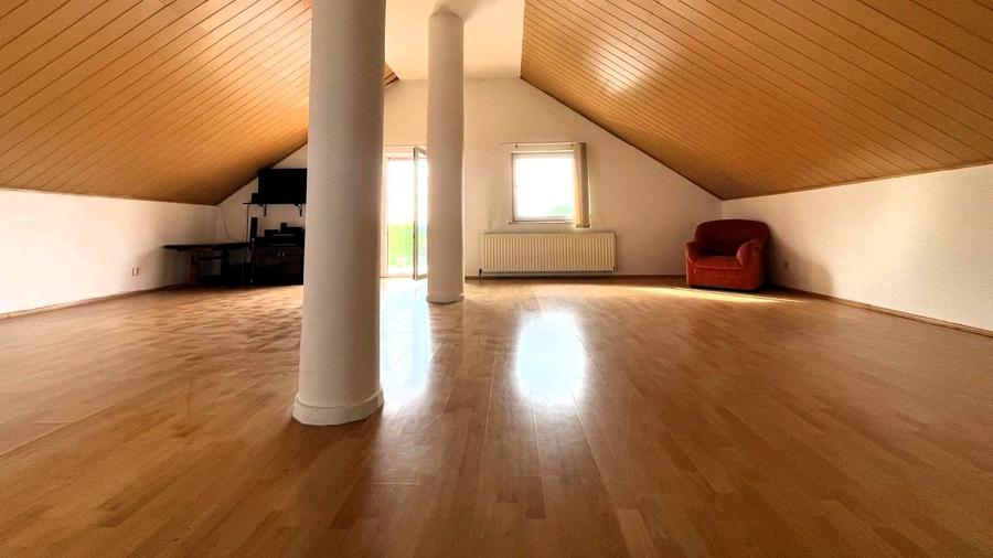 Casă cu 7 camere cu Teren 465 Mp în Ștrand