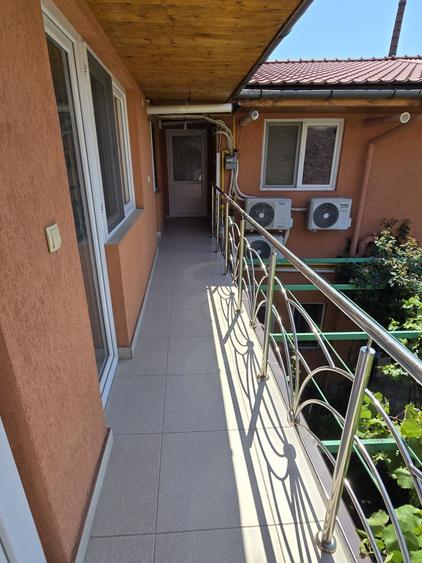 Casă cu 4 camere în Traian