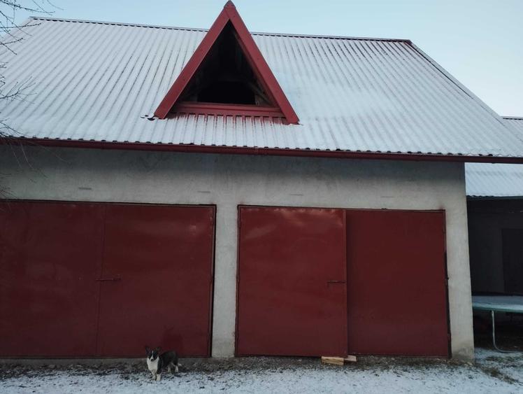 Casă cu 4 camere cu Teren 12 Mp în Central