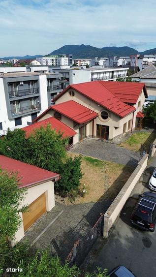 Casă cu 6 camere cu Teren 760 Mp în Orașul Vechi