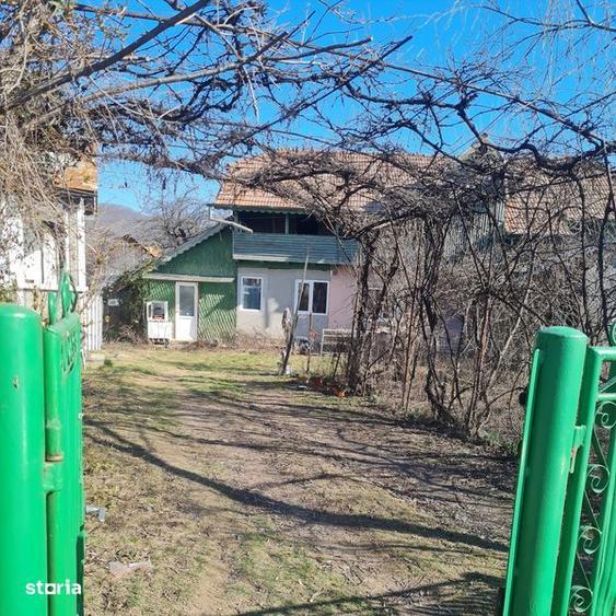 Casă cu 4 camere cu Teren 87 Mp în Bozioru