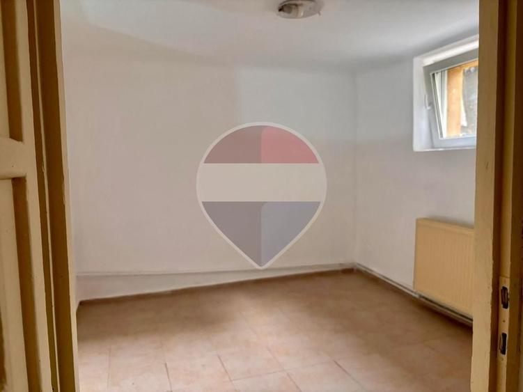 Apartament cu 3 camere semidecomandat în Grigorescu