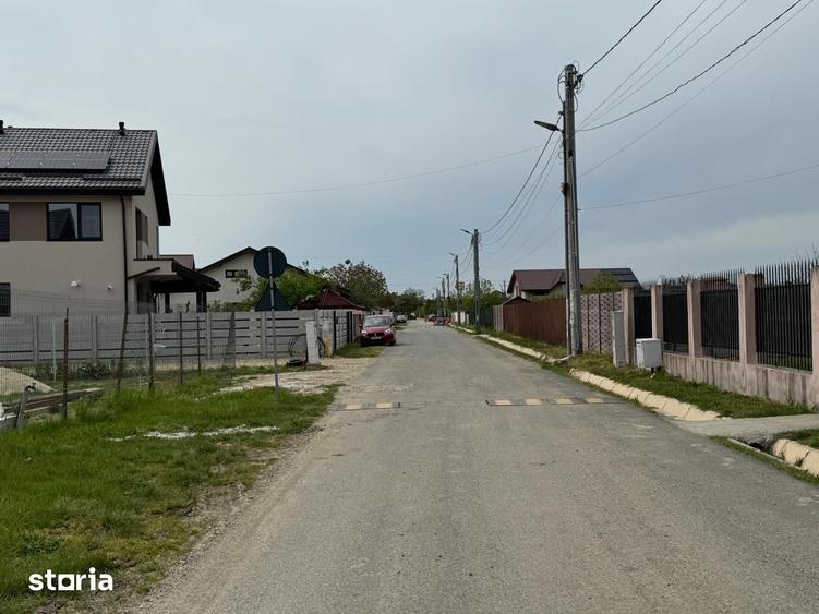 Teren de 500 mp, în 1 Decembrie