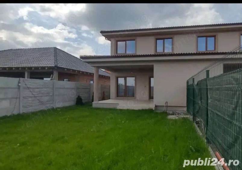 Casă cu 6 camere cu Teren 280 Mp în Săcălaz