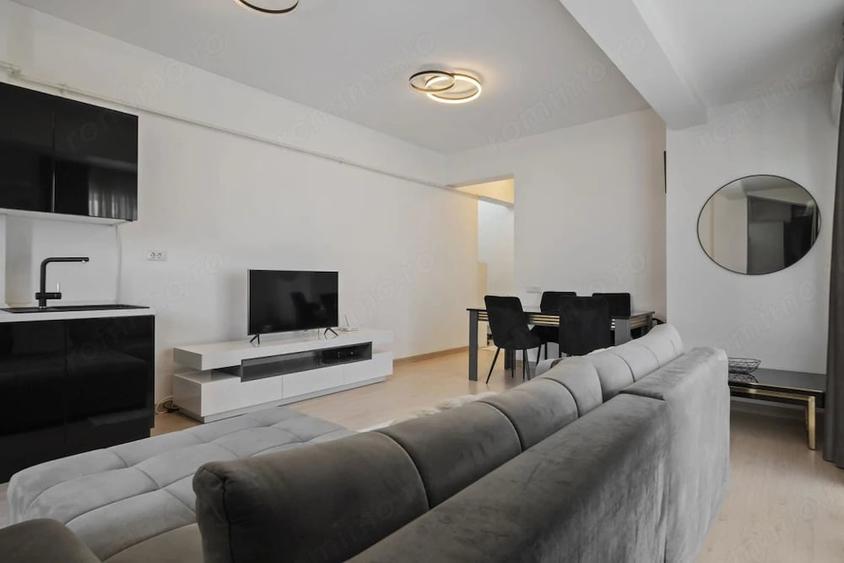 Apartament cu 3 camere decomandat în Central