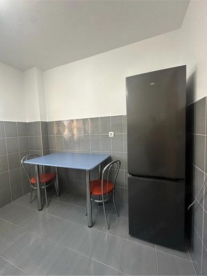 Apartament cu 2 camere semidecomandat, mobilat în 13 Septembrie