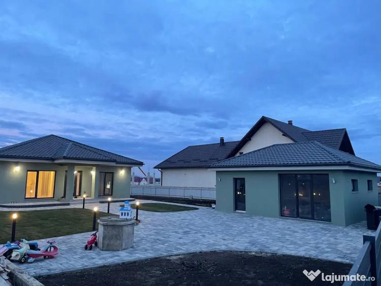Casă cu 5 camere cu Teren 2000 Mp în Volovăț