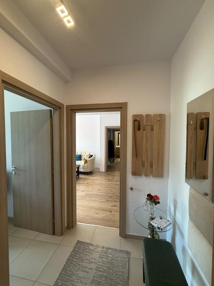 Apartament cu 2 camere semidecomandat, mobilat în Băneasa
