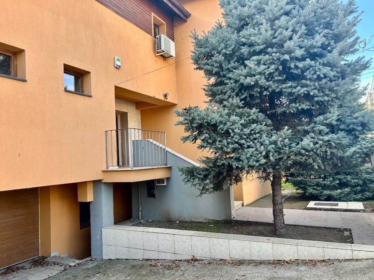 Casă individuală cu 5 camere cu Teren 730 Mp în Aradului