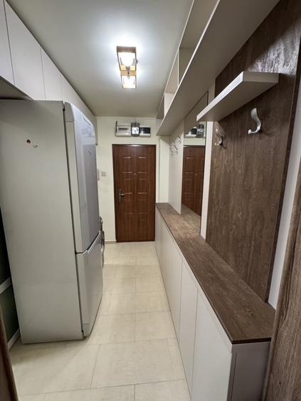 Apartament cu 2 camere semidecomandat, mobilat în Vest - Lamâița