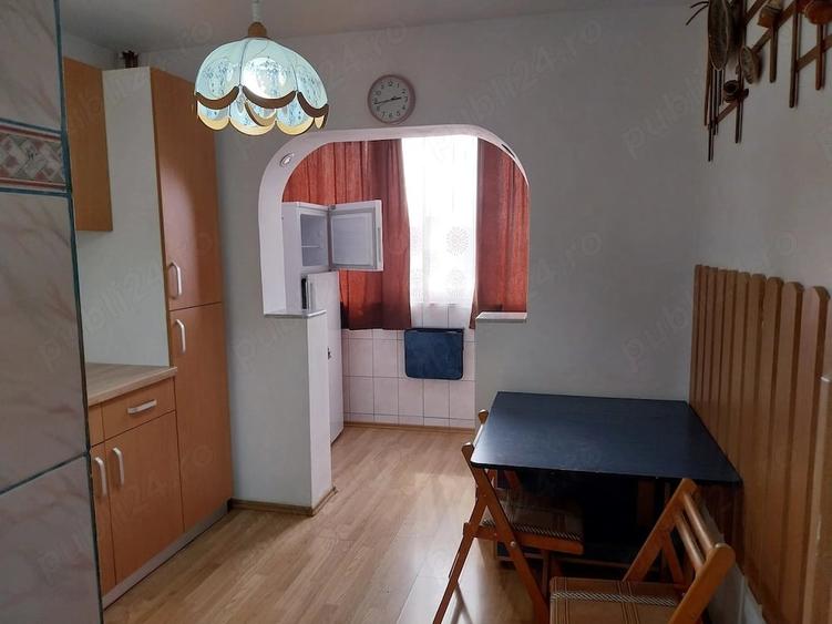 Apartament cu 3 camere decomandat în Nufărul