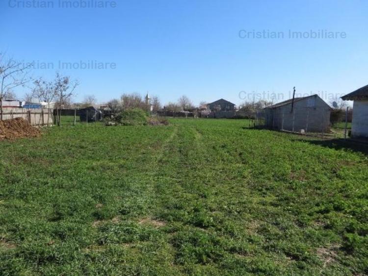 Teren intravilan de 3427 mp, în Lacu Sărat
