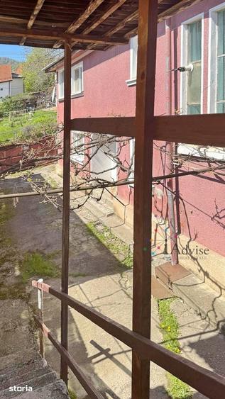 Casă cu 6 camere cu Teren 500 Mp în Dârste