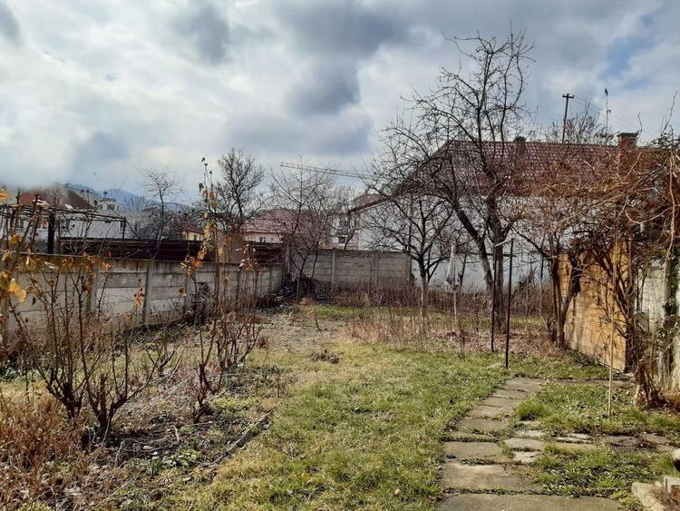 Casă individuală cu 3 camere cu Canalizare în Ultracentral