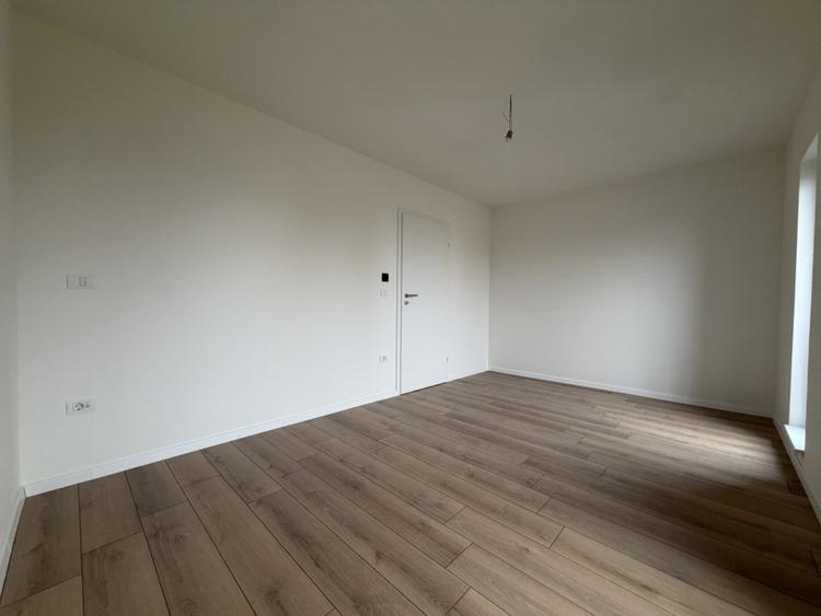 Duplex cu 4 camere cu Teren 330 Mp în Șag