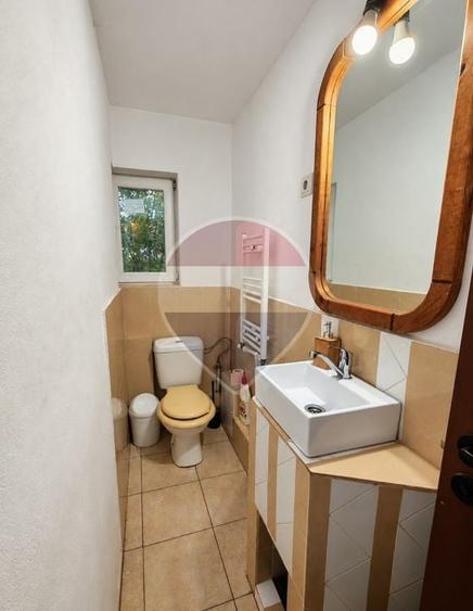 Casă individuală cu 4 camere cu Teren 1153 Mp în Central