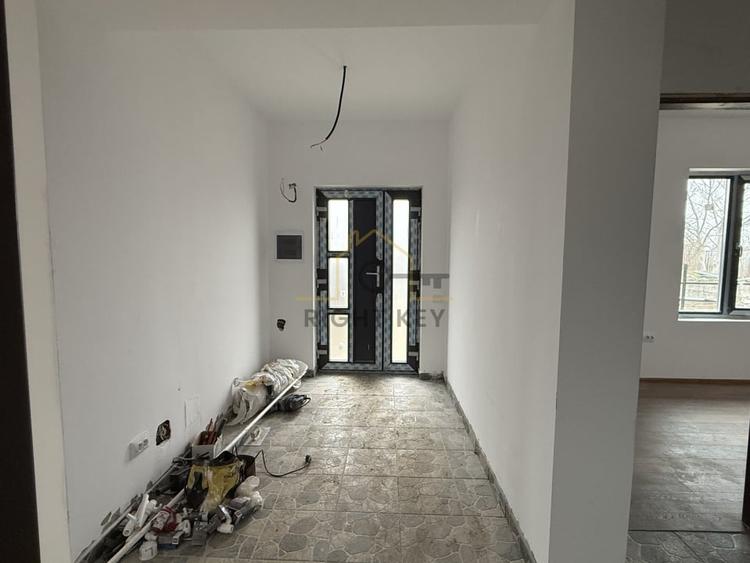 Casă individuală cu 3 camere cu Canalizare în Clinceni