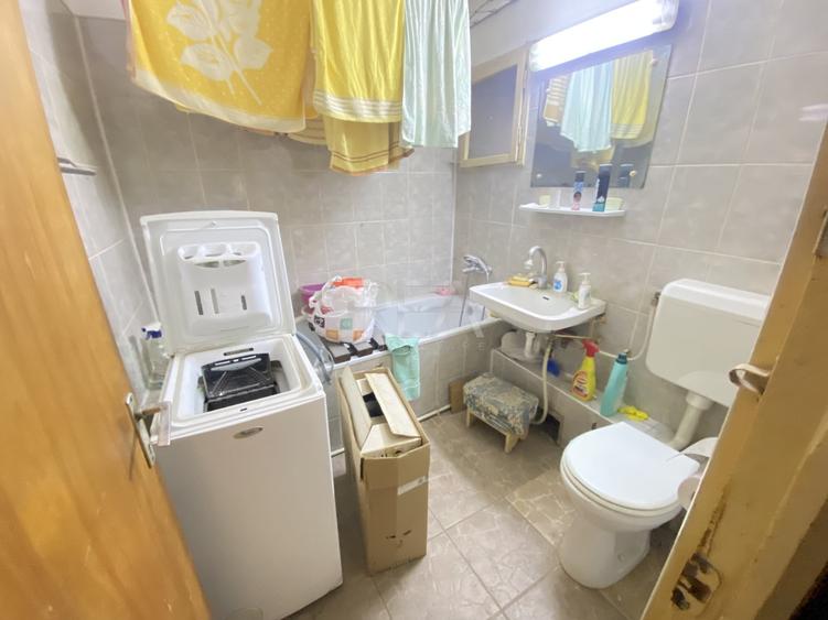 Apartament cu 3 camere decomandat în Rahova