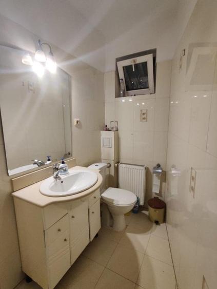 Apartament cu 2 camere semidecomandat, mobilat în Centrul Istoric