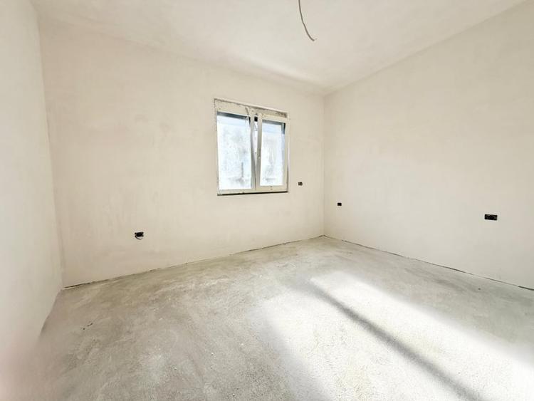 Duplex cu 3 camere cu Canalizare în Moșnița Nouă