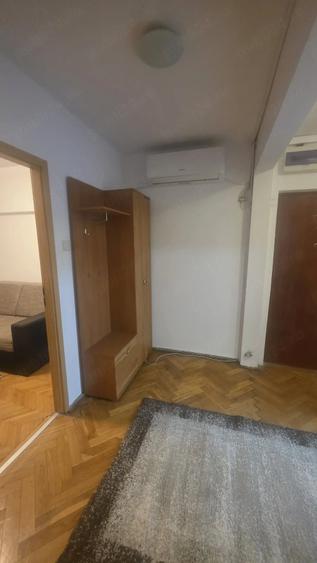 Apartament cu 3 camere decomandat în Spitalul Județean