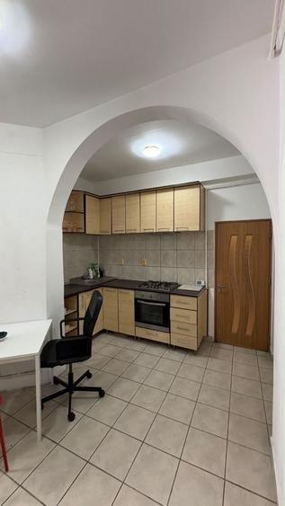 Apartament cu 3 camere în Calea Victoriei