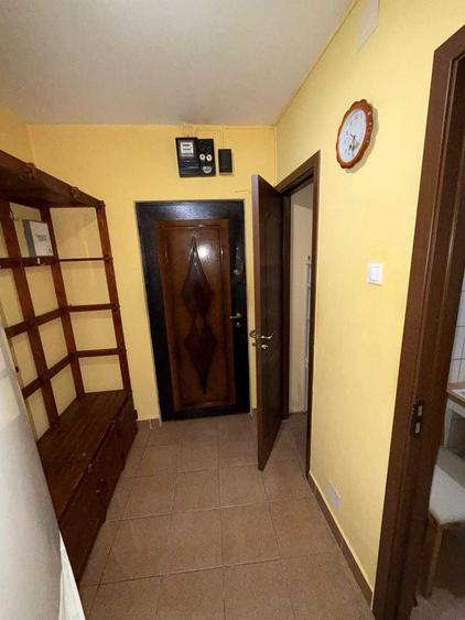 Apartament cu 2 camere decomandat în Drumul Taberei