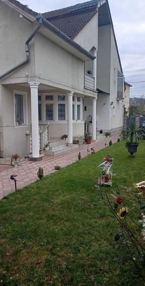 Casă cu 4 camere în Central