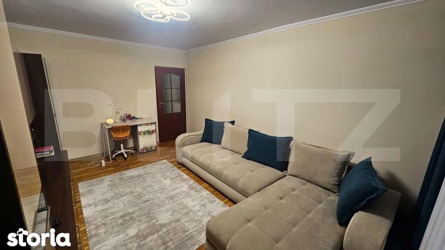 Apartament cu 3 camere decomandat în Tudor