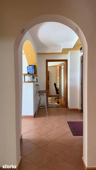 Apartament cu 2 camere decomandat în Calea București