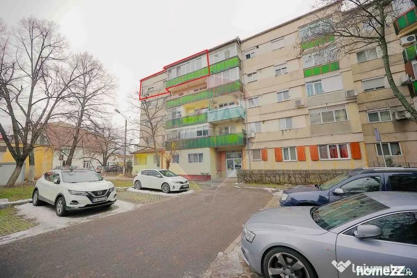 Apartament cu 4 camere decomandat în Rogerius
