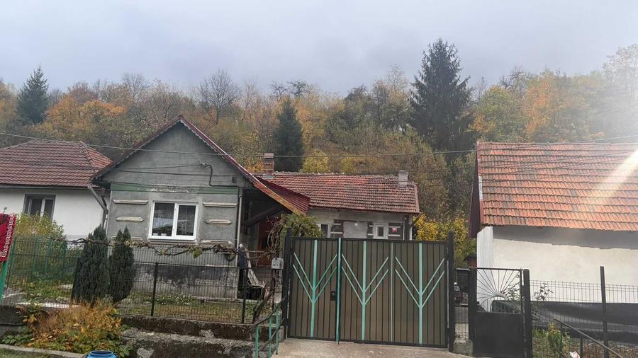 Casă cu 4 camere în Central