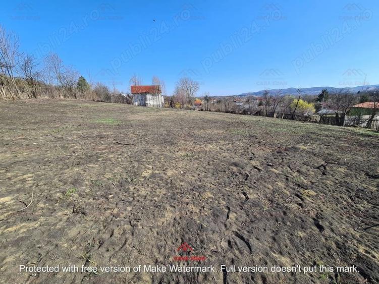 Casă cu Teren 4391 Mp în Cornu