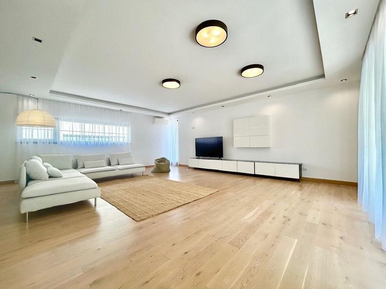 Duplex cu 6 camere cu Canalizare în Iancu Nicolae