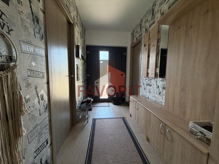 Casă individuală cu 4 camere cu Piscina în Săcălaz