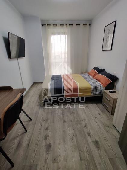 Apartament cu 3 camere decomandat, mobilat în Central
