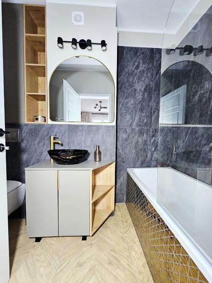 Apartament cu 3 camere semidecomandat în Florești