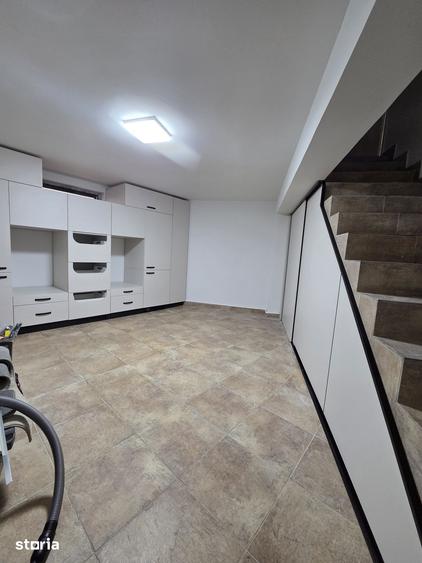 Casă cu 4 camere cu Teren 352 Mp în Școlilor